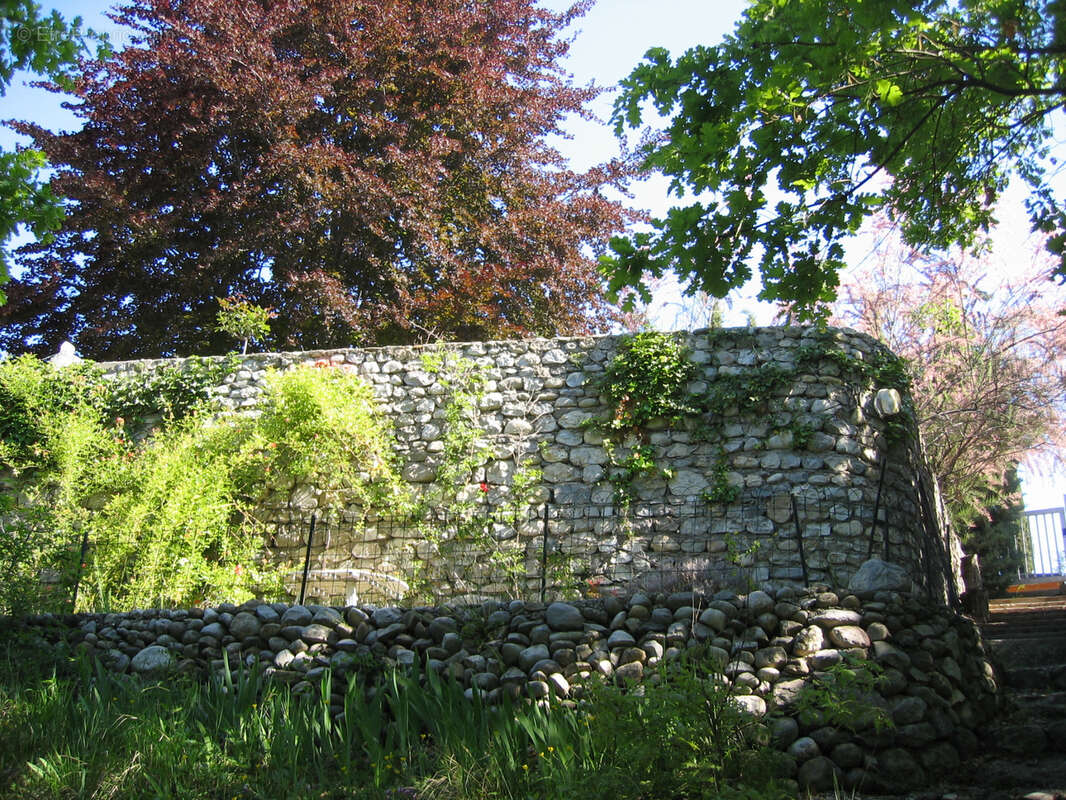 Maison à LARAGNE-MONTEGLIN