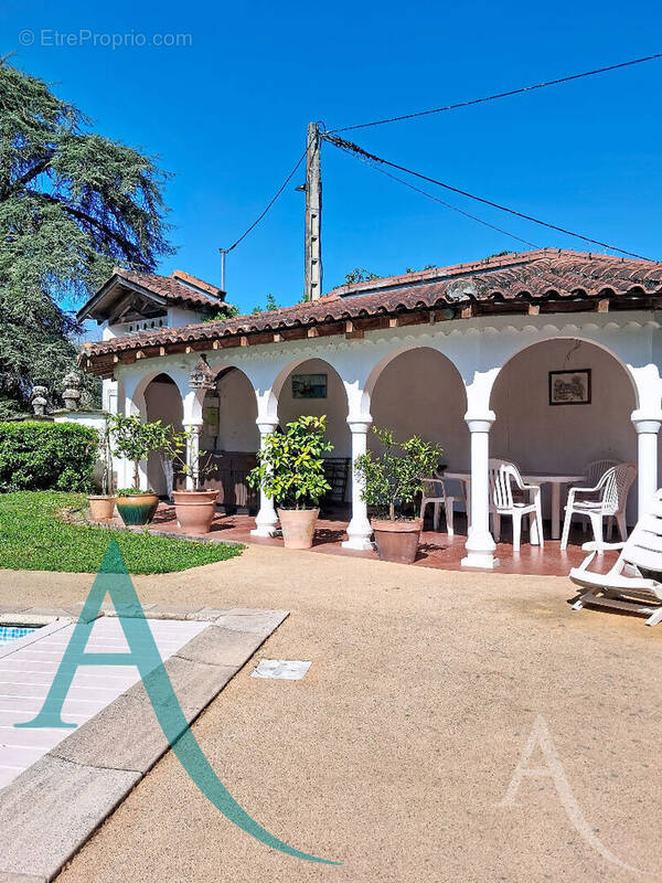 Maison à CARBONNE