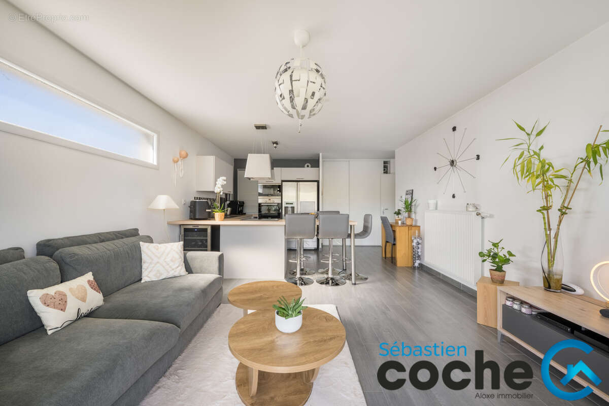 Appartement à SAINT-LAURENT-DE-MURE