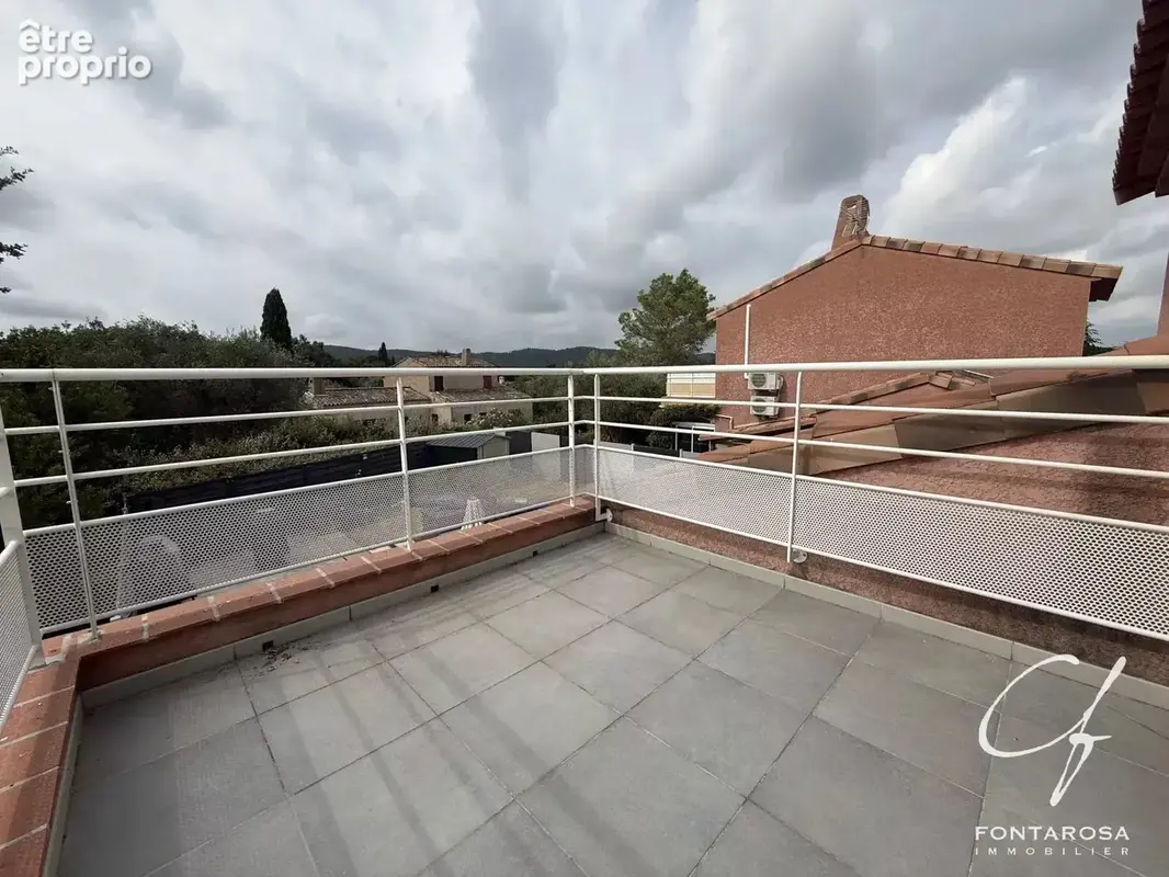Maison 4 pièces à Bagnols-en-Forêt avec jardin, piscine et garage - photo 17