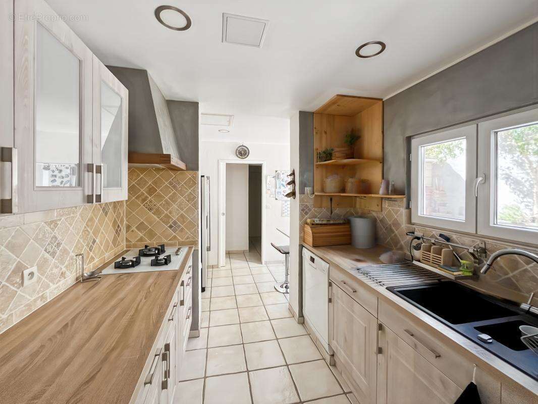 Maison 130 m² à Cognac  - photo 2