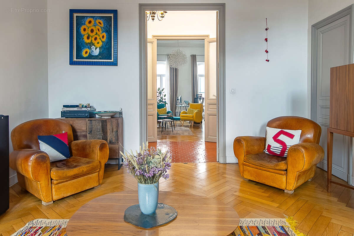 Appartement à MARSEILLE-6E
