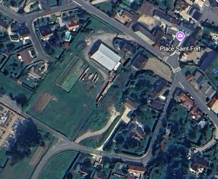 Terrain à DROUE-SUR-DROUETTE