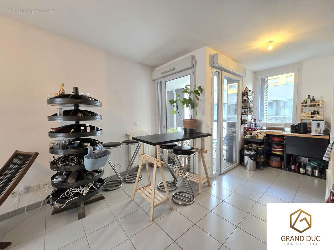 Appartement à MARSEILLE-3E