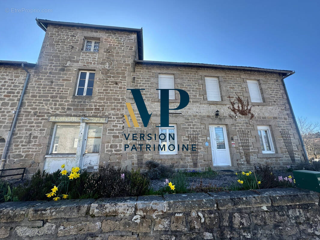 Maison à EYREIN