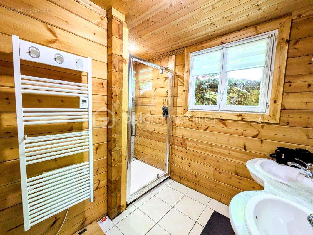 Maison à ENTRECASTEAUX