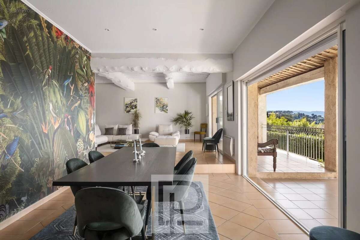 Très rare - Mougins Village - Propriété de charme avec potentiel et vue panoramique - photo 8