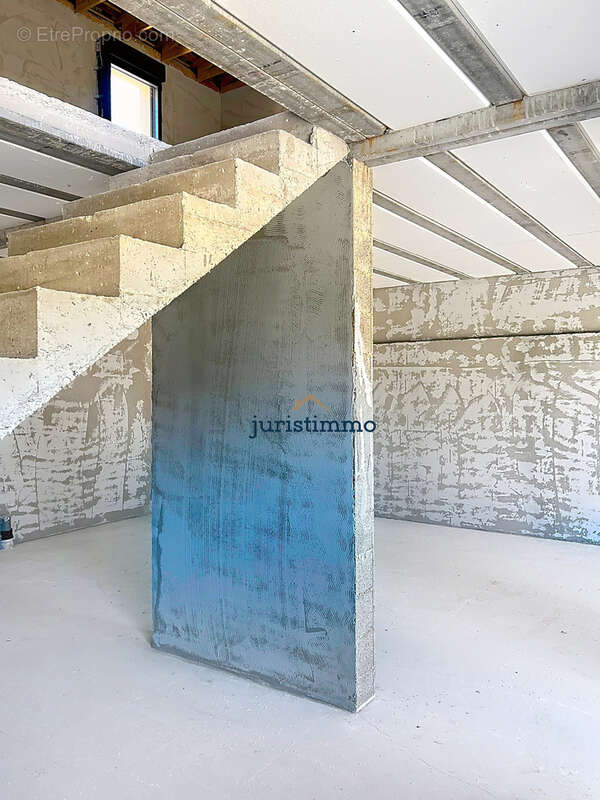 Maison à ENTRECHAUX