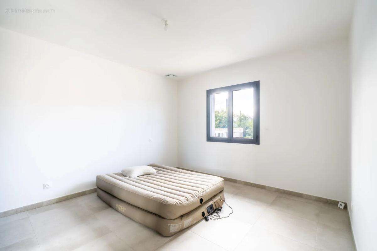 Maison à MOULES-ET-BAUCELS