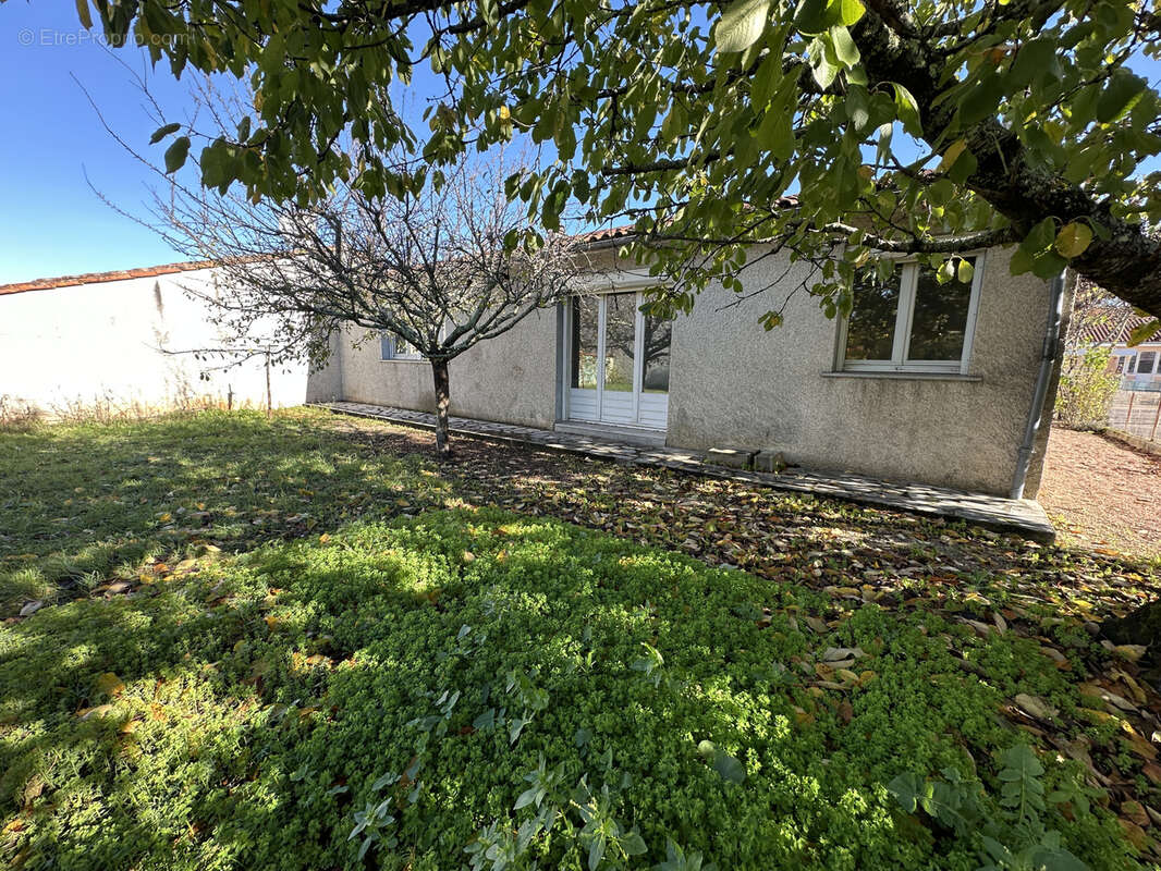 Maison à SAINT-AULAYE