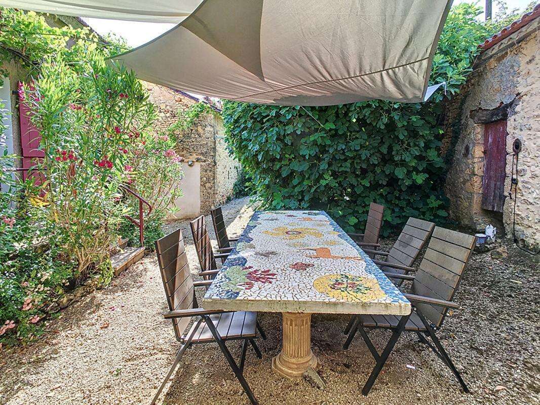 Maison à LE BUISSON-DE-CADOUIN