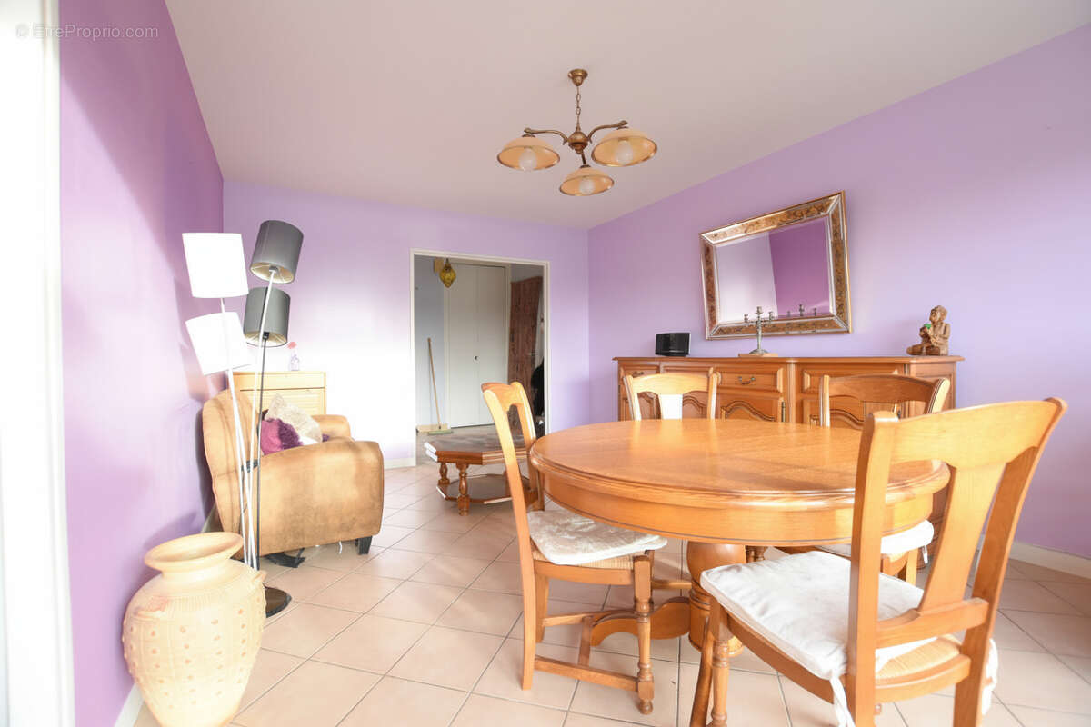 Appartement à LES ESSARTS-LE-ROI