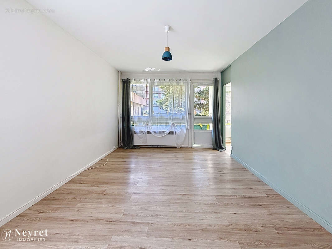 Appartement à OULLINS