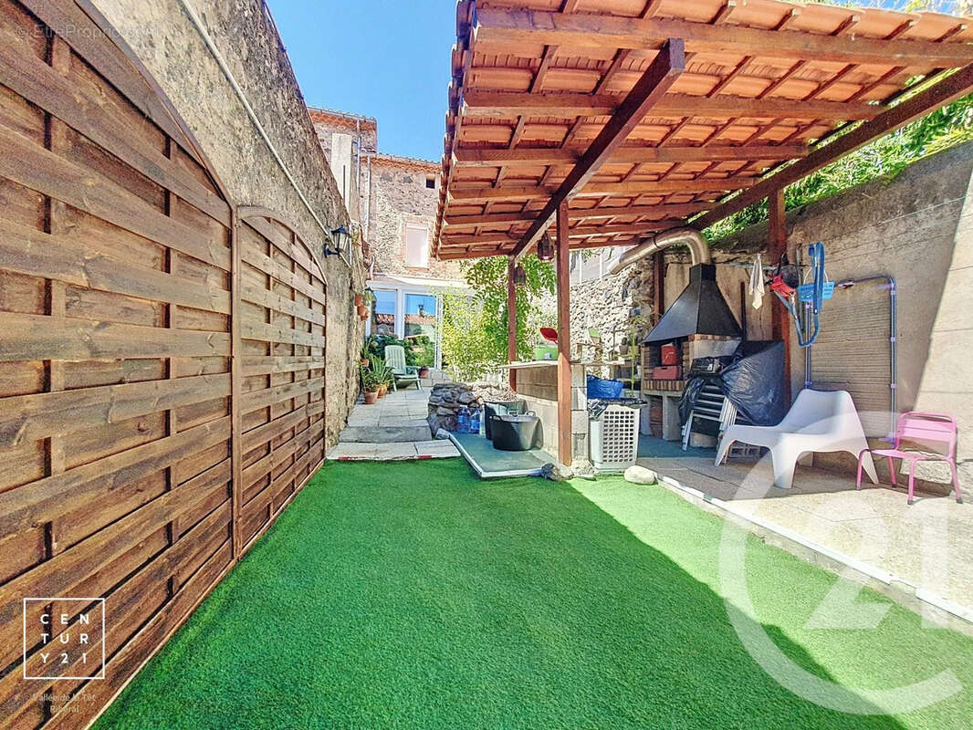 Maison à LATOUR-DE-FRANCE