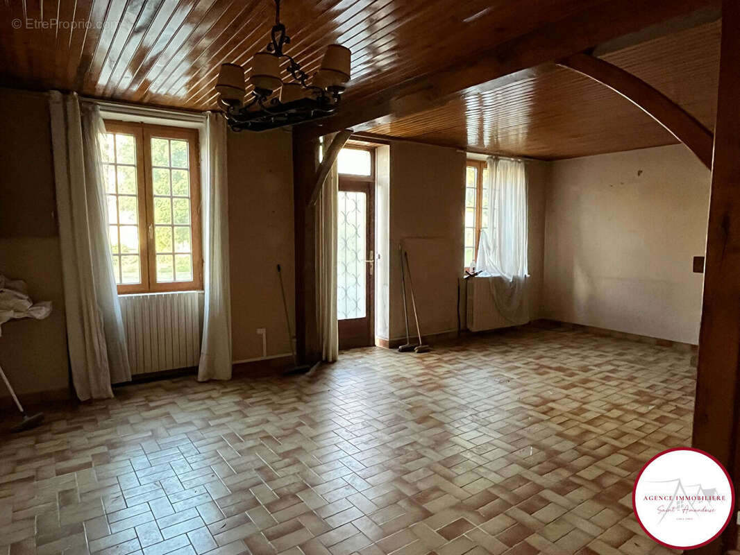 Maison à SAGONNE