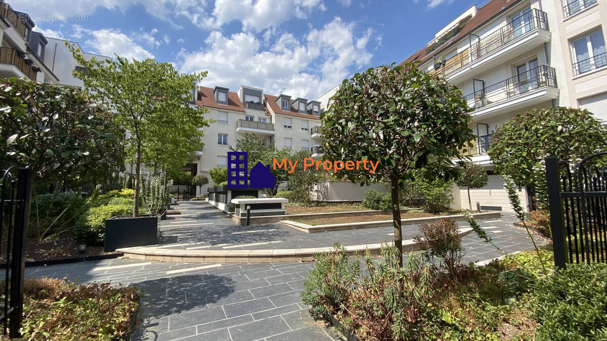 Appartement à HOUILLES