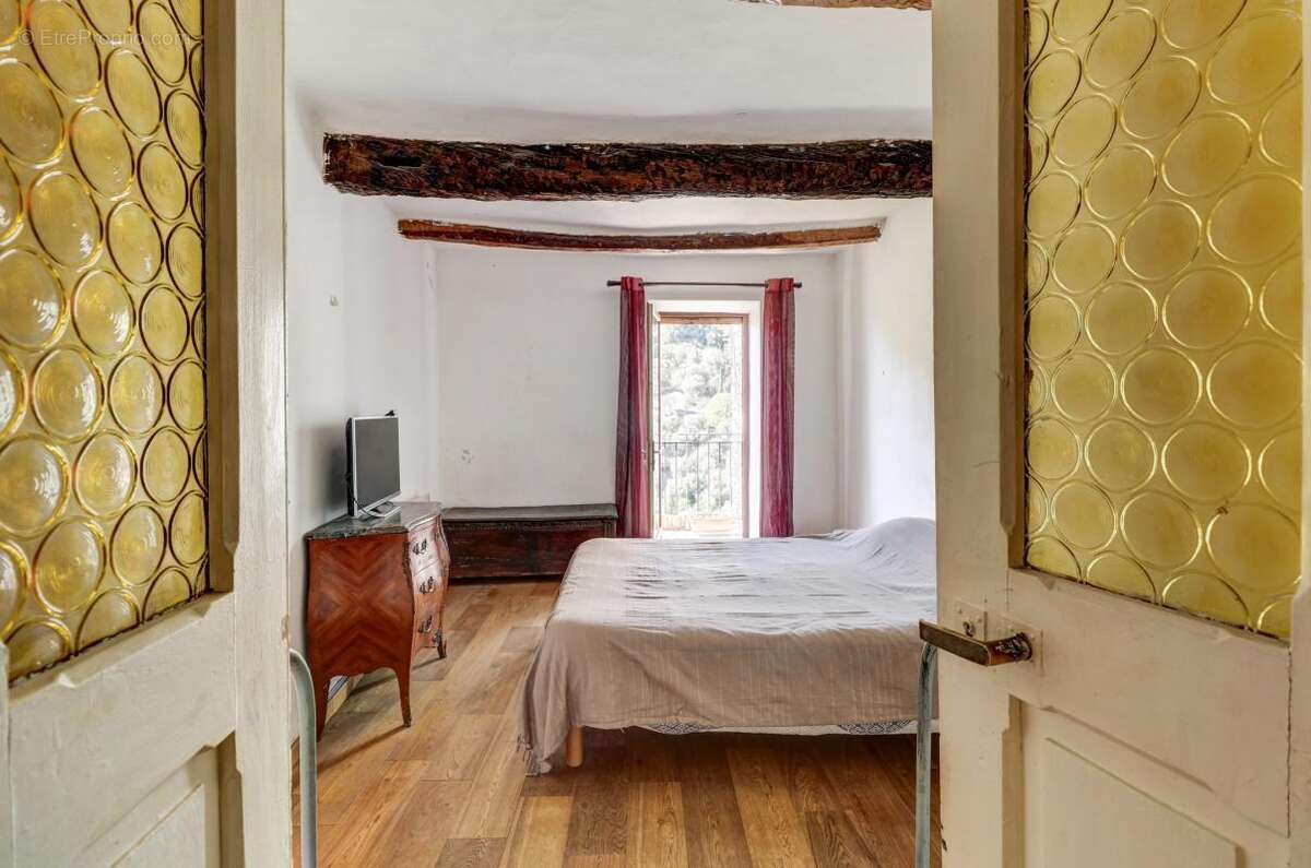 Appartement à PEILLON