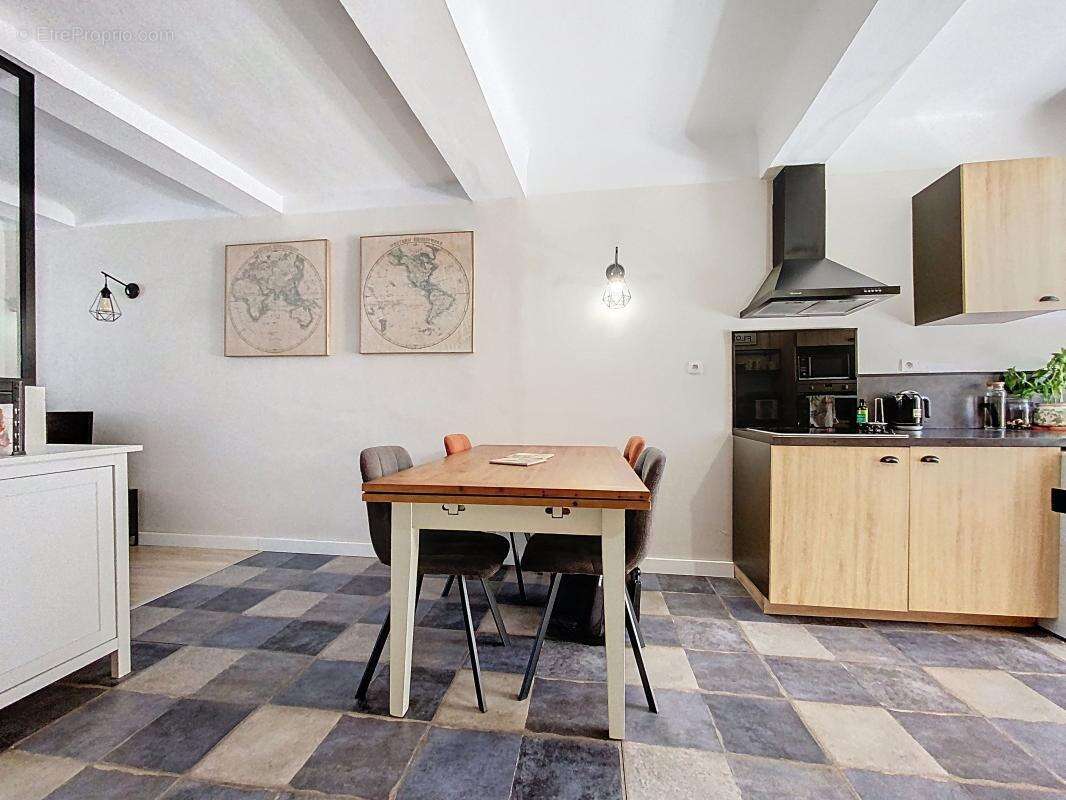 Appartement à ROQUEBRUNE-SUR-ARGENS