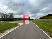 Terrain à VITRY-LE-CROISE