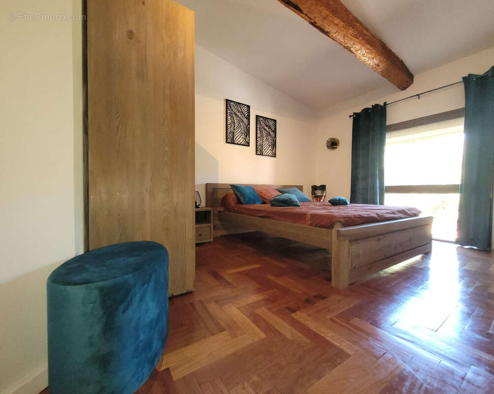 A vendre maison de caractère avec Piscine Chauffée au Centre du Village - photo 15