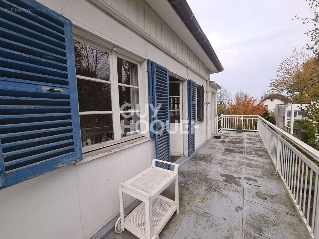 Maison à LA CELLE-SAINT-CLOUD