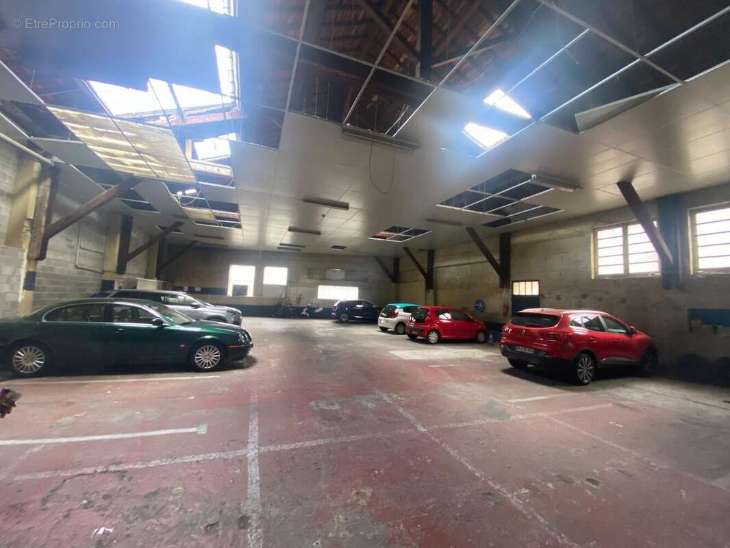 Parking à Bourg-Les-Valence  - photo 4