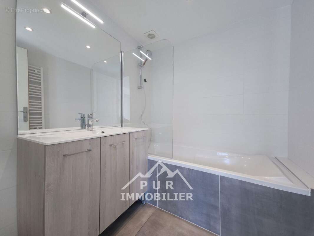 Appartement à CONTAMINE-SUR-ARVE