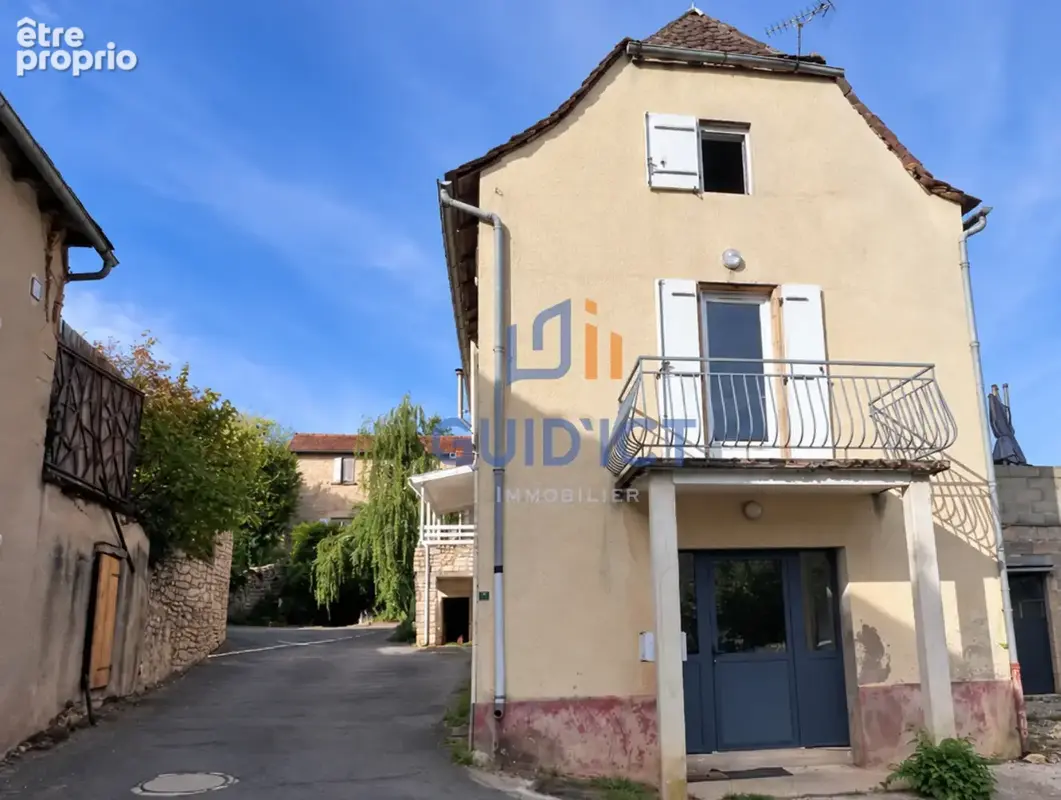 Maison de caractère avec jardin, terrasse et garage   175 000 € - photo 1