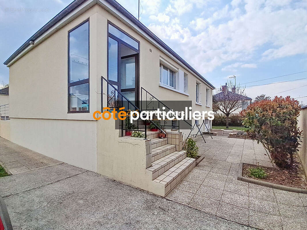 Maison à VILLEMANDEUR