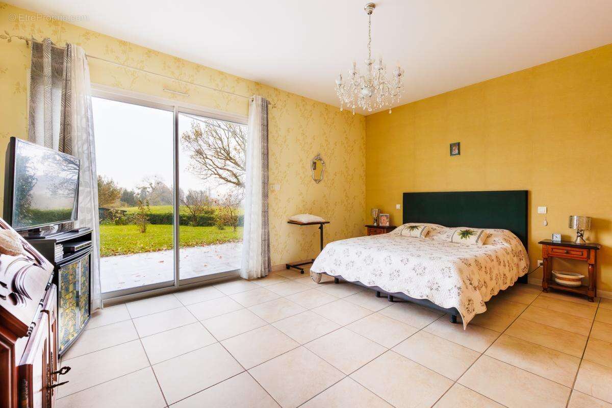 Maison à SAUVETERRE-DE-BEARN