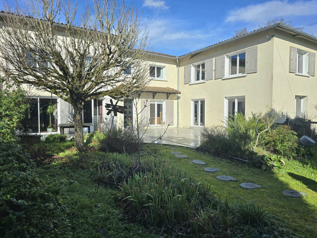 Maison à CHALAIS