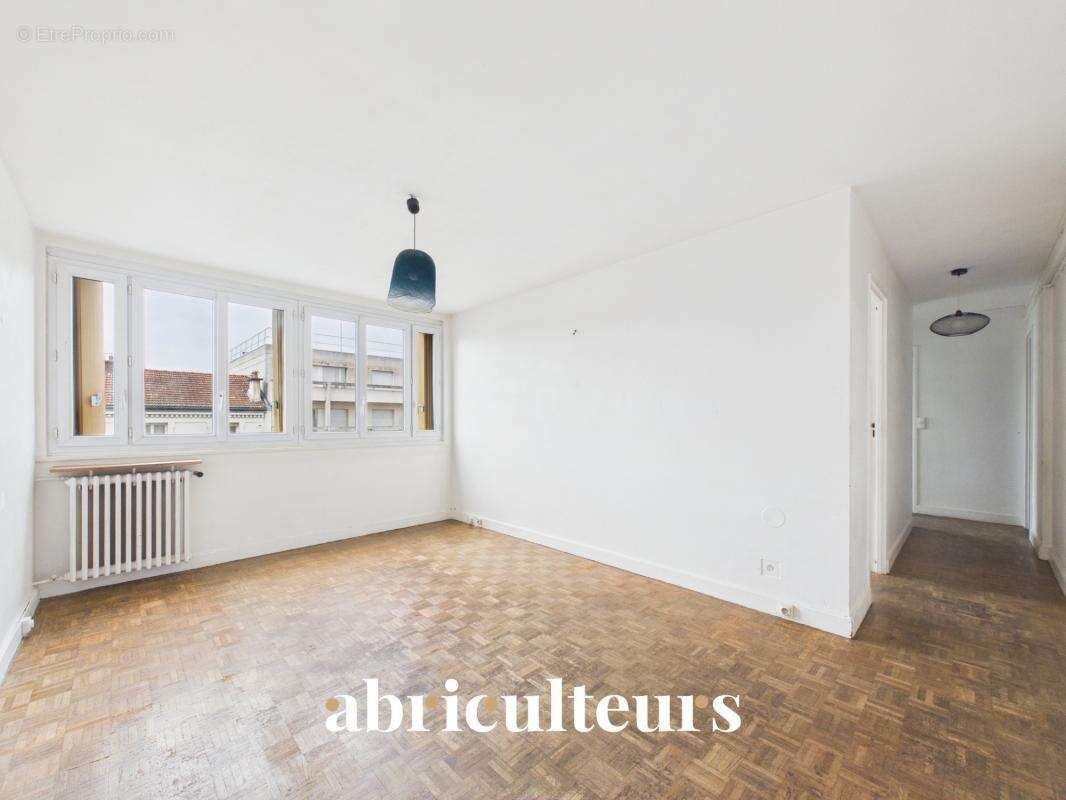Excellent potentiel pour ce 3 pièces plein sud en vente à Montreuil (93100) - photo 12