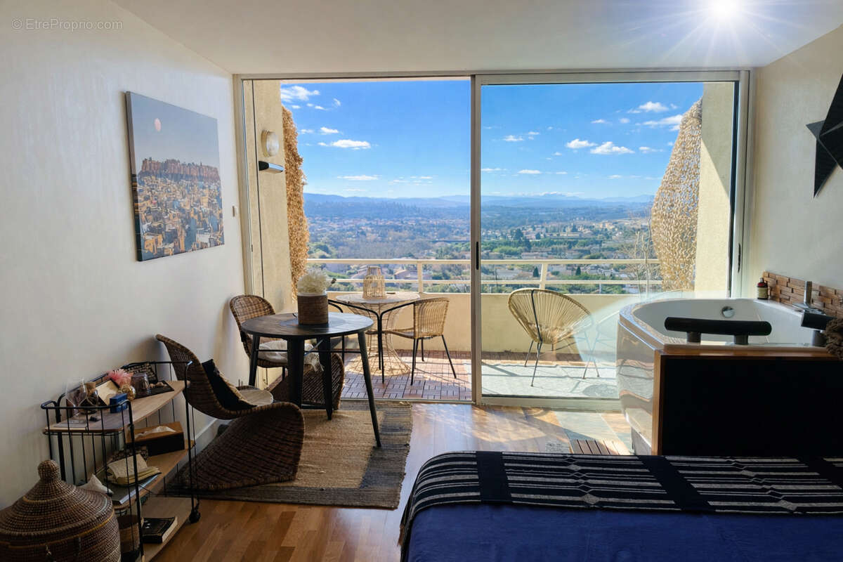 Appartement avec vue panoramique sur la Cité de Carcassonne   Terrasses   2 parkings   Fort rendement locatif - photo 8