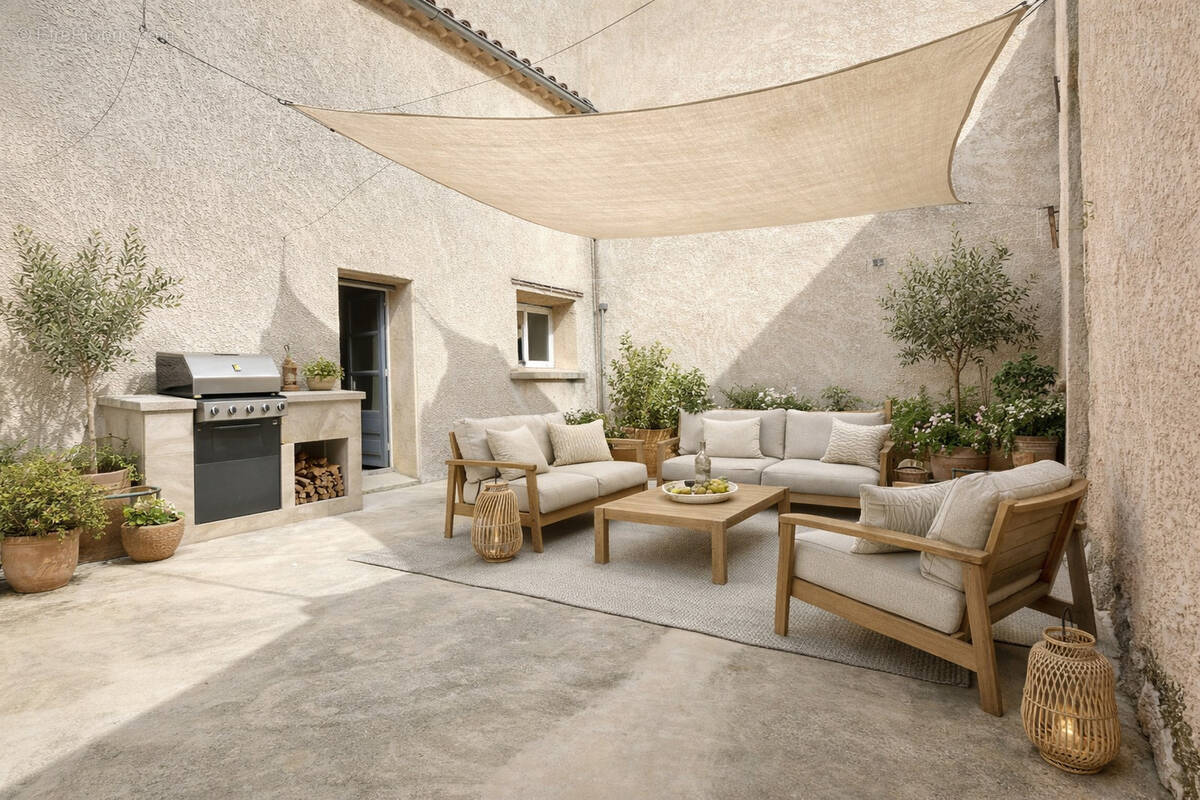 Maison à MONTPEYROUX