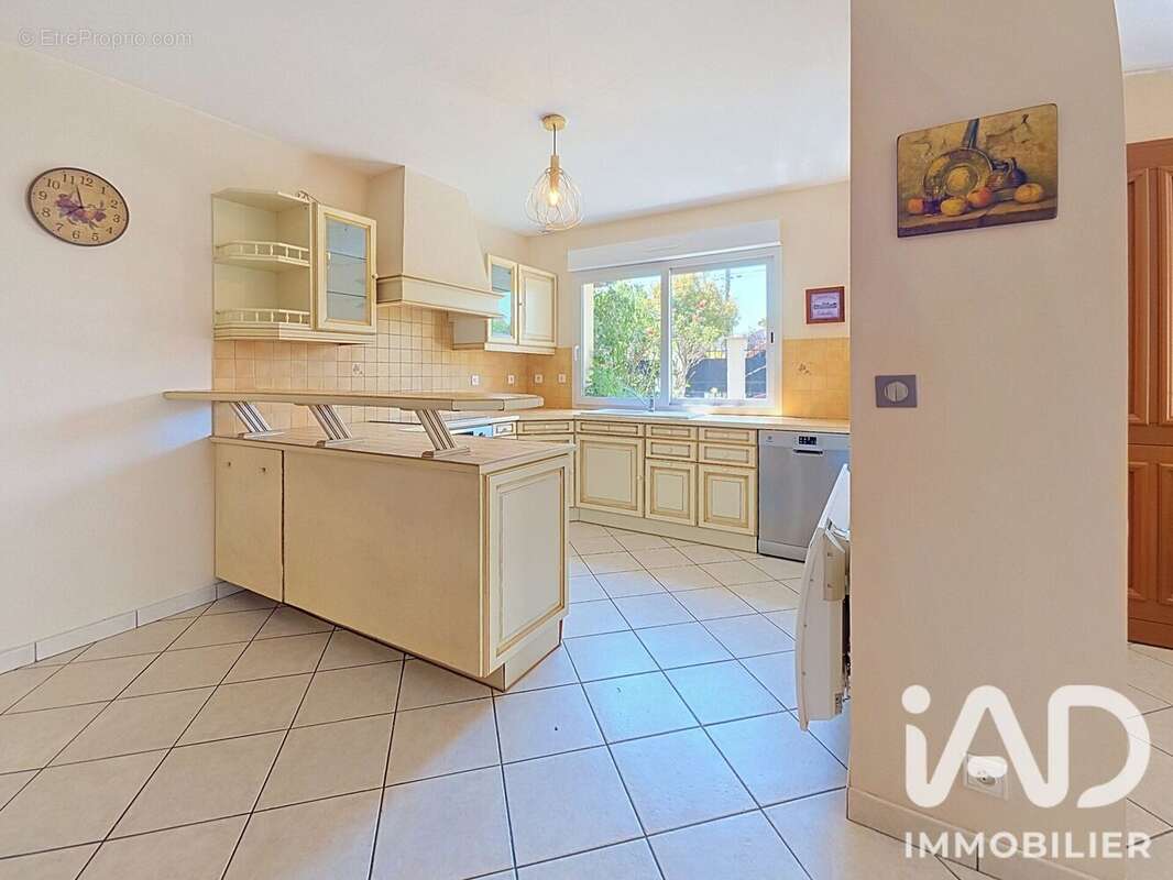 Maison 170 m² à Gagny  - photo 9