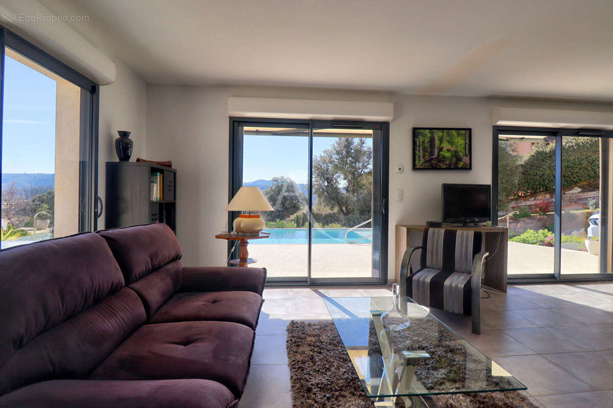 Maison à GREOUX-LES-BAINS