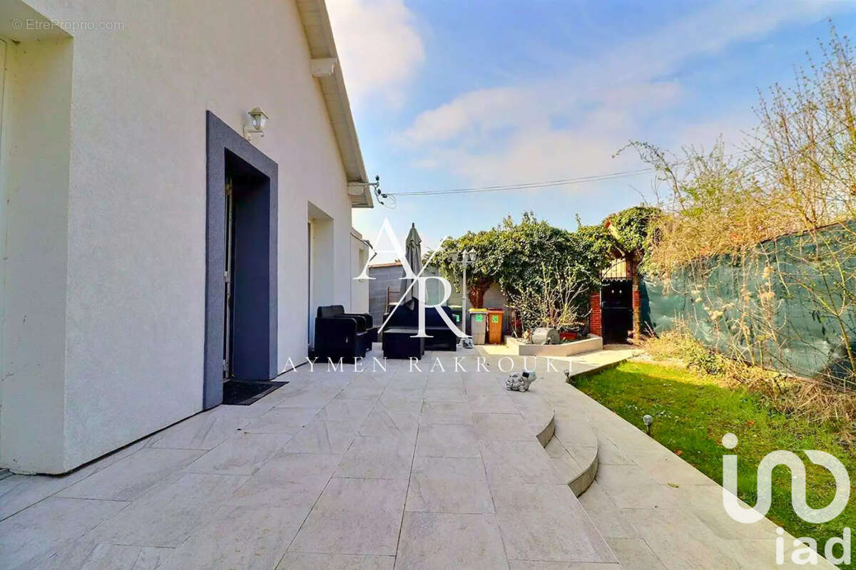 Photo 2 - Maison à MONTIGNY-LES-CORMEILLES