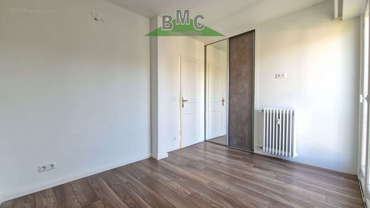 Appartement à LE PLESSIS-BOUCHARD