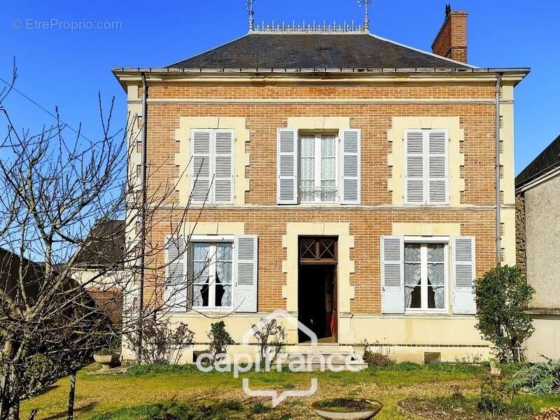 Maison à BESSE-SUR-BRAYE