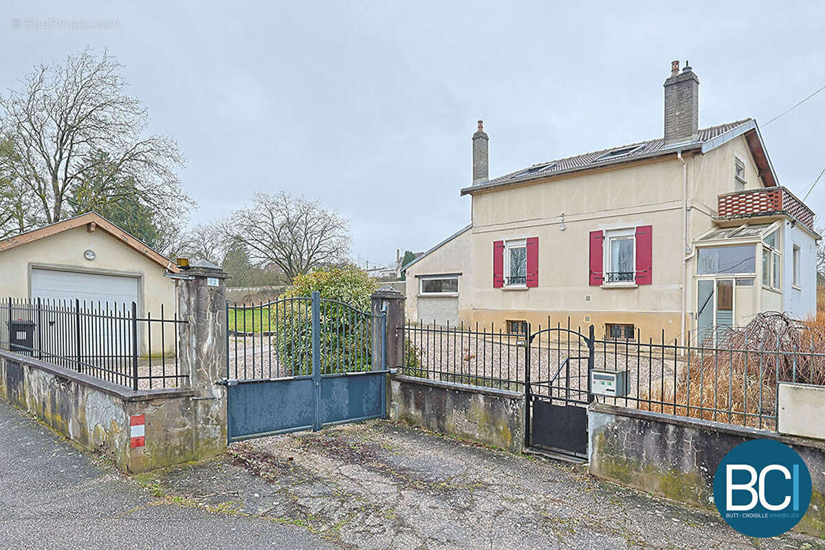 Maison à DAMELEVIERES