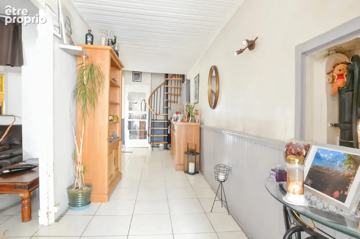 Maison de village 4 pièces – 102 m² – Lumineuse – Cour – Fort potentiel d’aménagement - photo 4