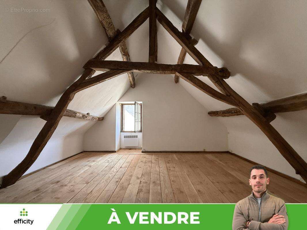 Maison à TOURNON-SAINT-MARTIN