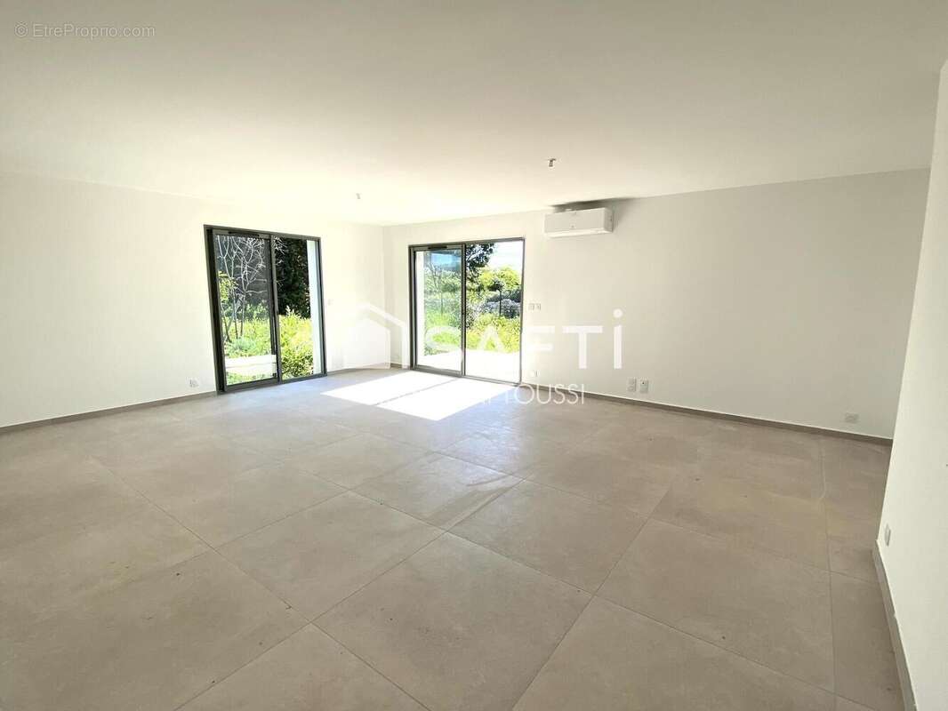 Photo 4 - Maison à VIC-LA-GARDIOLE