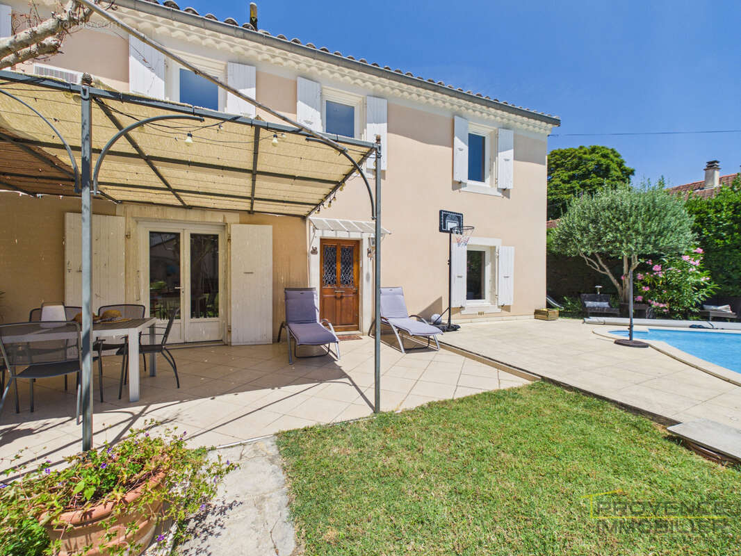 Maison à MONTELIMAR