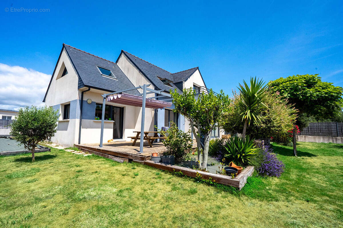 EXCLUSIVITÉ AGENCE DU QUAI - Contemporaine 5 pièce(s) 126.34 m2 sur plus de 630 m² de terrain - photo 15