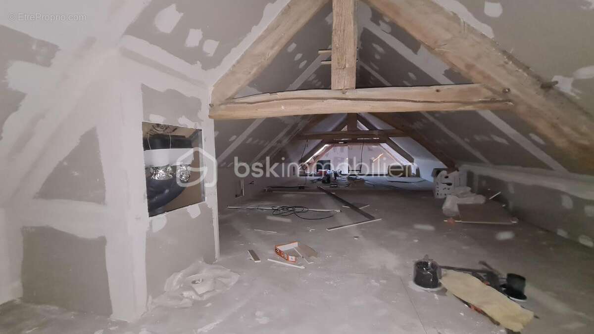 Appartement à URY