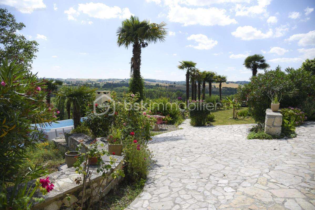 Ensemble immobilier de caractère en pierres 490m² avec activité locative rentable - photo 14