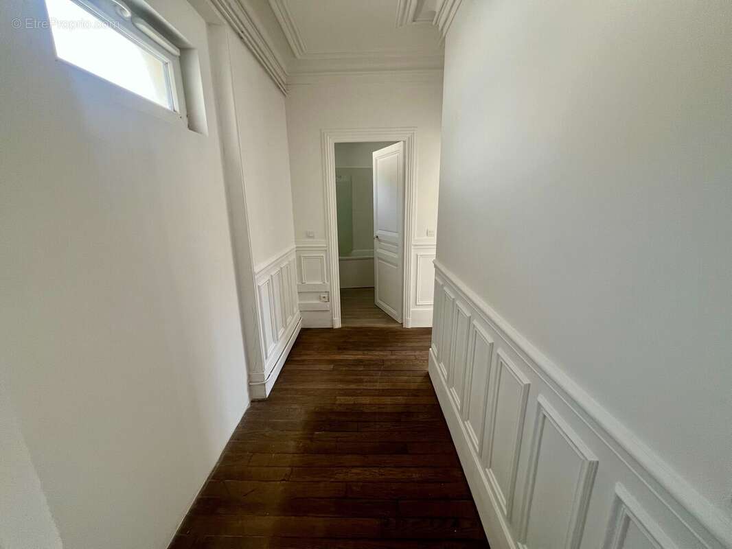 Appartement à BRUYERES-LE-CHATEL