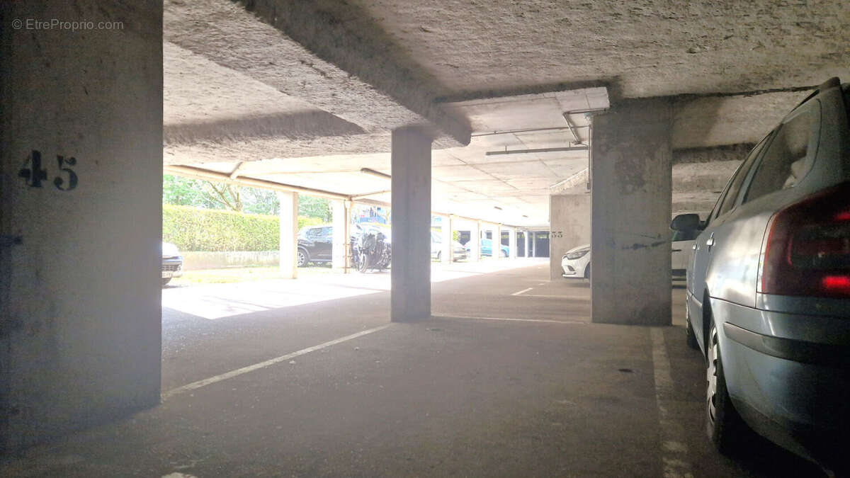 Parking à CHOISY-LE-ROI
