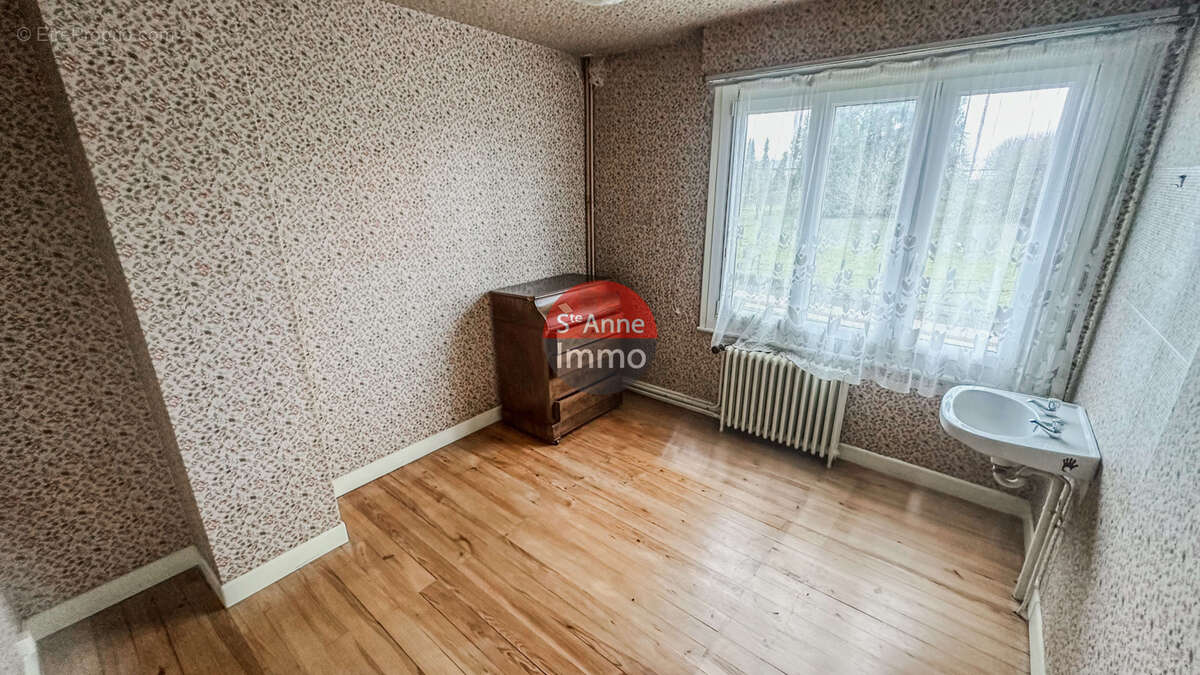 Maison à LIGNIERES-CHATELAIN